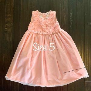 Beautiful girls’ dress for the holidays!